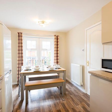 Bright & Modern 4 Bedroom Townhouse Stafford Dış mekan fotoğraf
