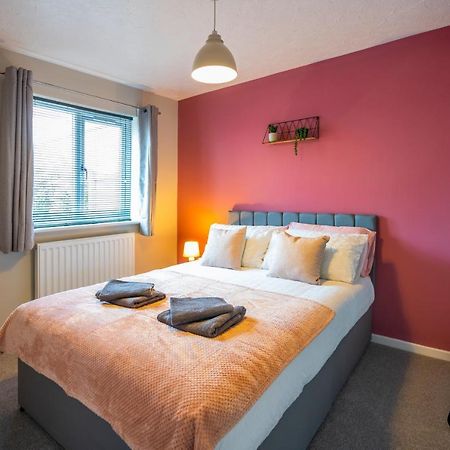 Bright & Modern 4 Bedroom Townhouse Stafford Dış mekan fotoğraf