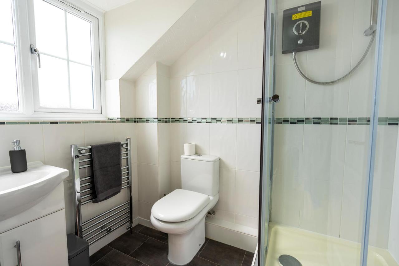 Bright & Modern 4 Bedroom Townhouse Stafford Dış mekan fotoğraf