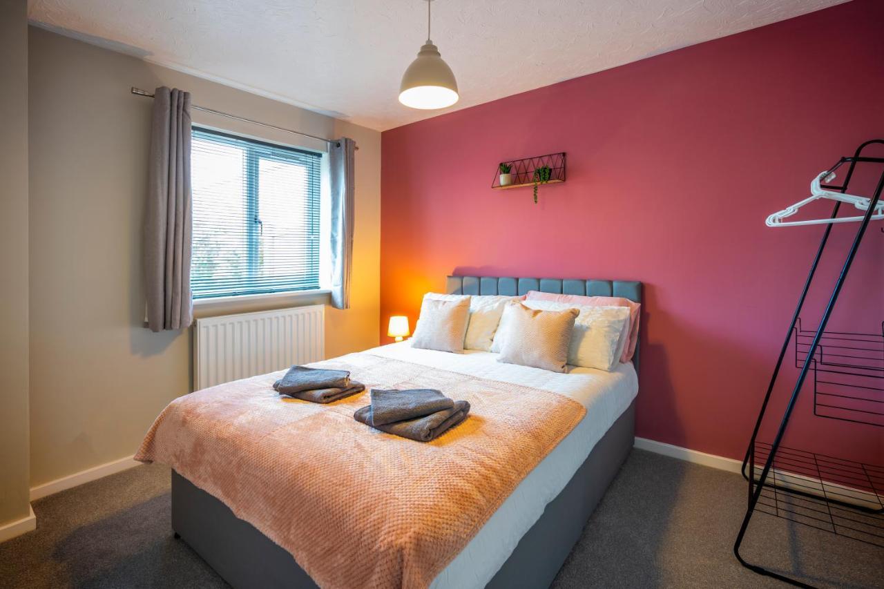 Bright & Modern 4 Bedroom Townhouse Stafford Dış mekan fotoğraf