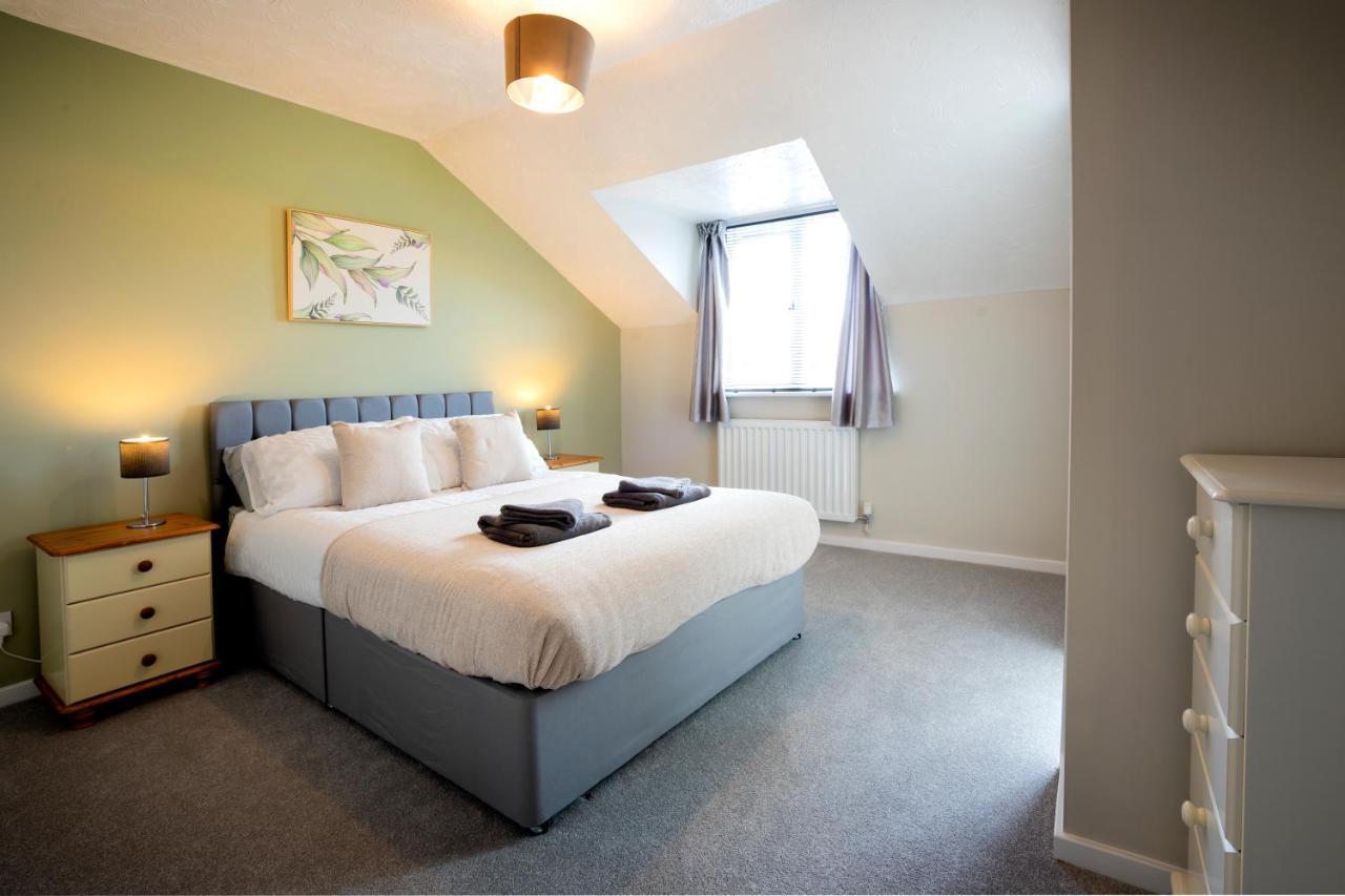 Bright & Modern 4 Bedroom Townhouse Stafford Dış mekan fotoğraf
